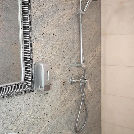 Zlota Roza לינה וארוחת בוקר 3*
